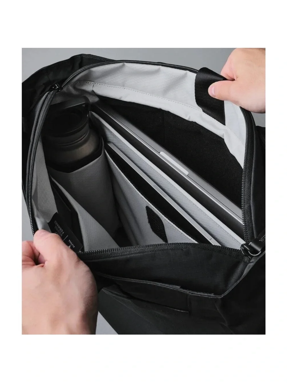 NWT Black Alpaka Metro Weather-Resistant Laptop Tote - Axoflux 210D